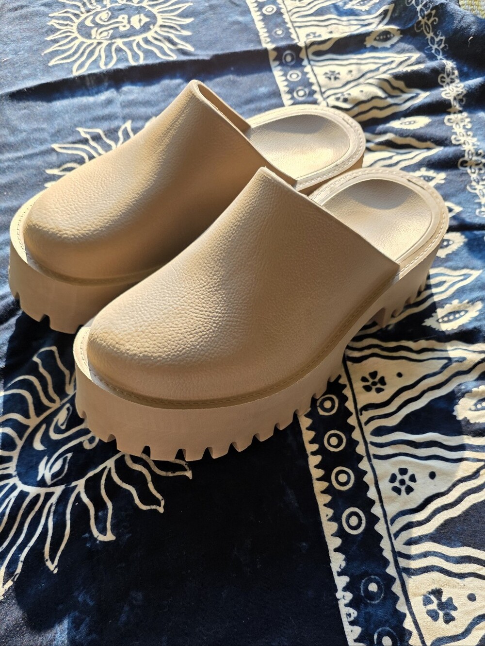 Jeffrey Campbell Platform Clog NWOT